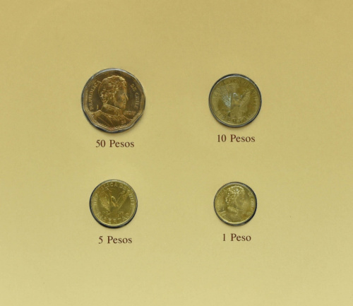 фото Чили Набор монет 1981-1984 UNC 1, 5, 10, 50 песо и 1 марка в сувенирной упаковке