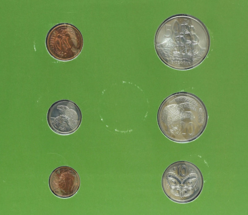 фото Новая Зеландия Набор монет 1980-1981 UNC 1, 2, 5, 10, 20, 50 центов и 1 марка в сувенирной упаковке