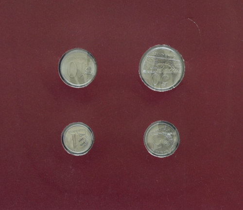 фото Парагвай Набор монет 1980-1984 UNC 1, 5, 10, 50 гуарани и 1 марка в сувенирной упаковке