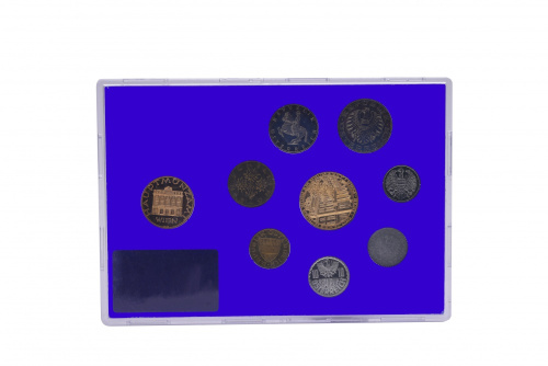фото Австрия набор из 9 монет 1988 UNC 2, 5, 10, 50 грош, 1, 5, 10 шиллингов, 2 медали в сувенирной упаковке
