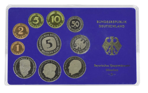 фото Германия набор из 10 монет 1981 Proof D 1, 2, 5, 10, 50 пфеннигов, 1, 2, 2, 2, 5 марок в сувенирной упаковке