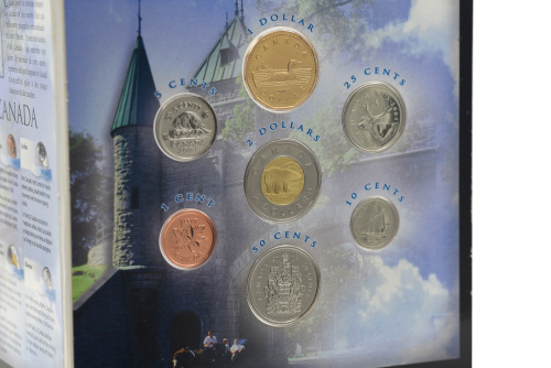 фото Канада набор из 7 монет 2004 UNC 1, 5, 10, 25, 50 центов, 1, 2 доллара в сувенирной упаковке