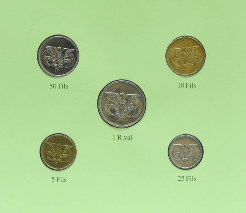 фото Йемен Набор монет UNC 5, 10, 25, 50 филс, 1 риал и 1 марка в сувенирной упаковке