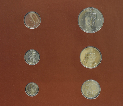 фото Норвегия набор из 6 монет 1982 UNC 1, 5, 10, 25 эре, 1, 5 крон и 1 марка в сувенирной упаковке