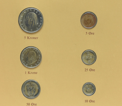 фото Норвегия набор из 6 монет 1982 UNC 1, 5, 10, 25 эре, 1, 5 крон и 1 марка в сувенирной упаковке