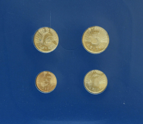 фото Македония Набор монет 1993 UNC 50 дени, 1, 2, 5 денар и 1 марка в сувенирной упаковке