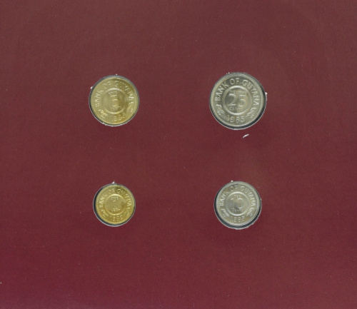 фото Гайана Набор из 4 монет 1982-1985 UNC 1, 5, 10, 25 центов и 1 марка в сувенирной упаковке