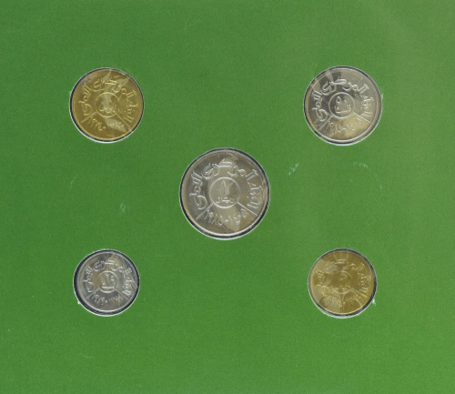 фото Йемен Набор монет UNC 5, 10, 25, 50 филс, 1 риал и 1 марка в сувенирной упаковке