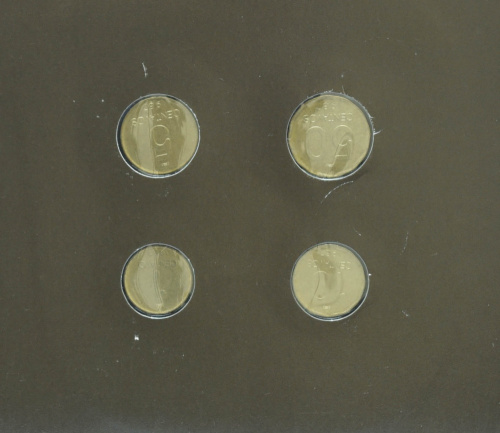 фото Аргентина Набор монет 1987 UNC 1, 5, 10, 50 сентаво и 1 марка в сувенирной упаковке