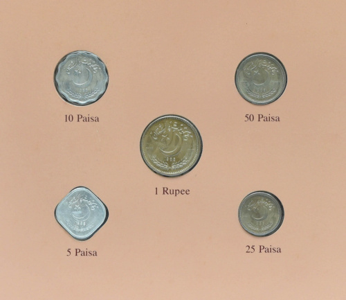 фото Пакистан Набор монет 1988 UNC 5, 10, 25, 50 пайса, 1 рупия и 1 марка в сувенирной упаковке