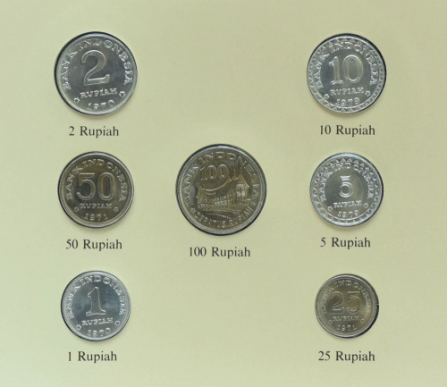 фото Индонезия Набор монет 1970-1979 UNC 1, 2, 5, 10, 25, 50, 100 рупий и 1 марка в сувенирной упаковке