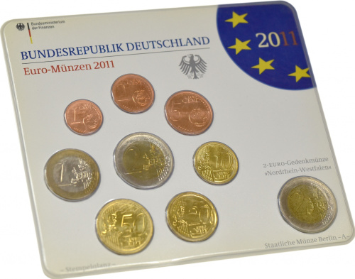 фото Германия набор из 9 монет евро 2011 UNC A 1, 2, 5, 10, 20, 50 евроцентов, 1, 2 евро, памятная 2 евро Блистер