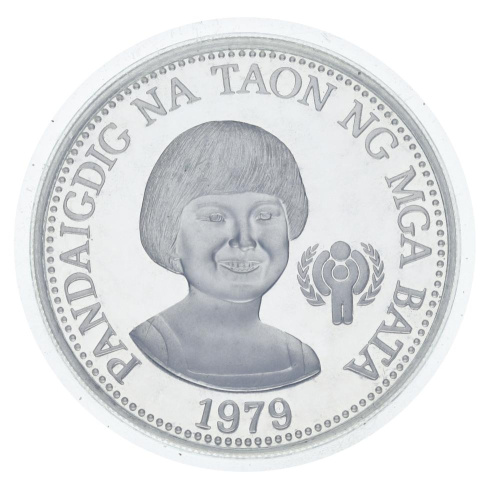 фото Филиппины 50 песо 1979 Серебро UNC Год Ребенка